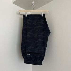 Vuori Sunday Performance Jogger in Black Camo